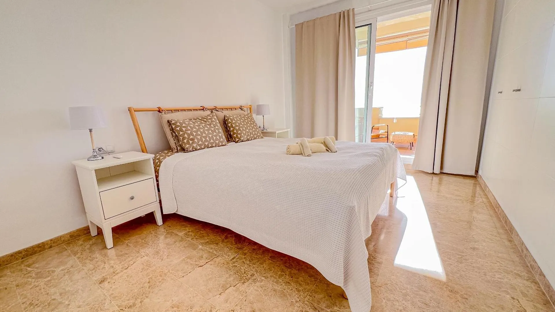 Sunset Paradise - 1 Bedroom With Ocean Views And Pool, Pa74 Puerto de Santiago  Apartment